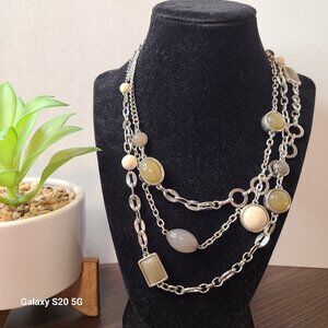 Loft Brand Beaded Bib Necklace Multi-Color Ladies Pre-Owned Fashion Casual Party